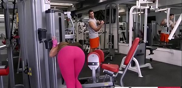  XXX Porn video - Gym-Fails flx Kelsi Monroe